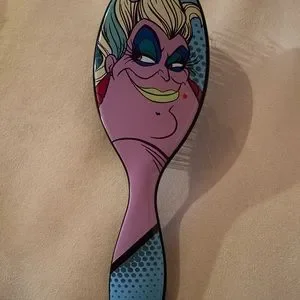 Ursula Wet Brush Original Detangler Disney Villains Brush Little Mermaid Wet Brush | Accessories | Ursula Wet Brush Original  main image 2